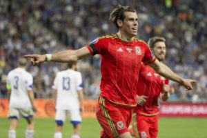 Wales' Stürmer Gareth Bale feiert sein Tor beim EURO 2016 Qualifikationsspiel eggen Israel in Haifa am 28.März 2015 (AFP PHOTO / JACK GUEZ)