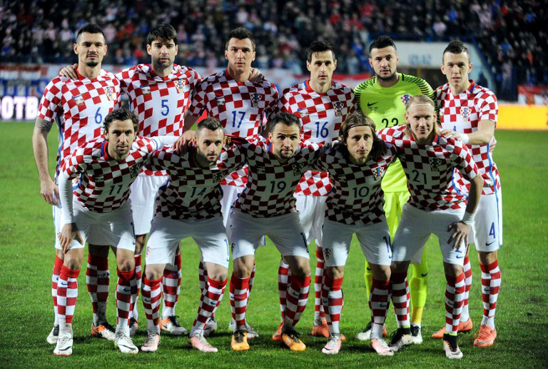 Kroatische Startaufstellung gegen Israel  (hinten von links nach rechts) Dejan Lovren, Vedran Corluka, Mario Mandzukic, Nikola Kalinic, Danijel Subasic, Ivan Perisic, (vorne von links nach rechts) Darijo Srna, Marcelo Brozovic, Milan Badelj, Luka Modric und Domagoj Vida am 23.März.2016 in Osijek, Croatia. / AFP / STR